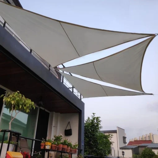 Trojuholníková tienica plachta – odolná proti UV a dažďu